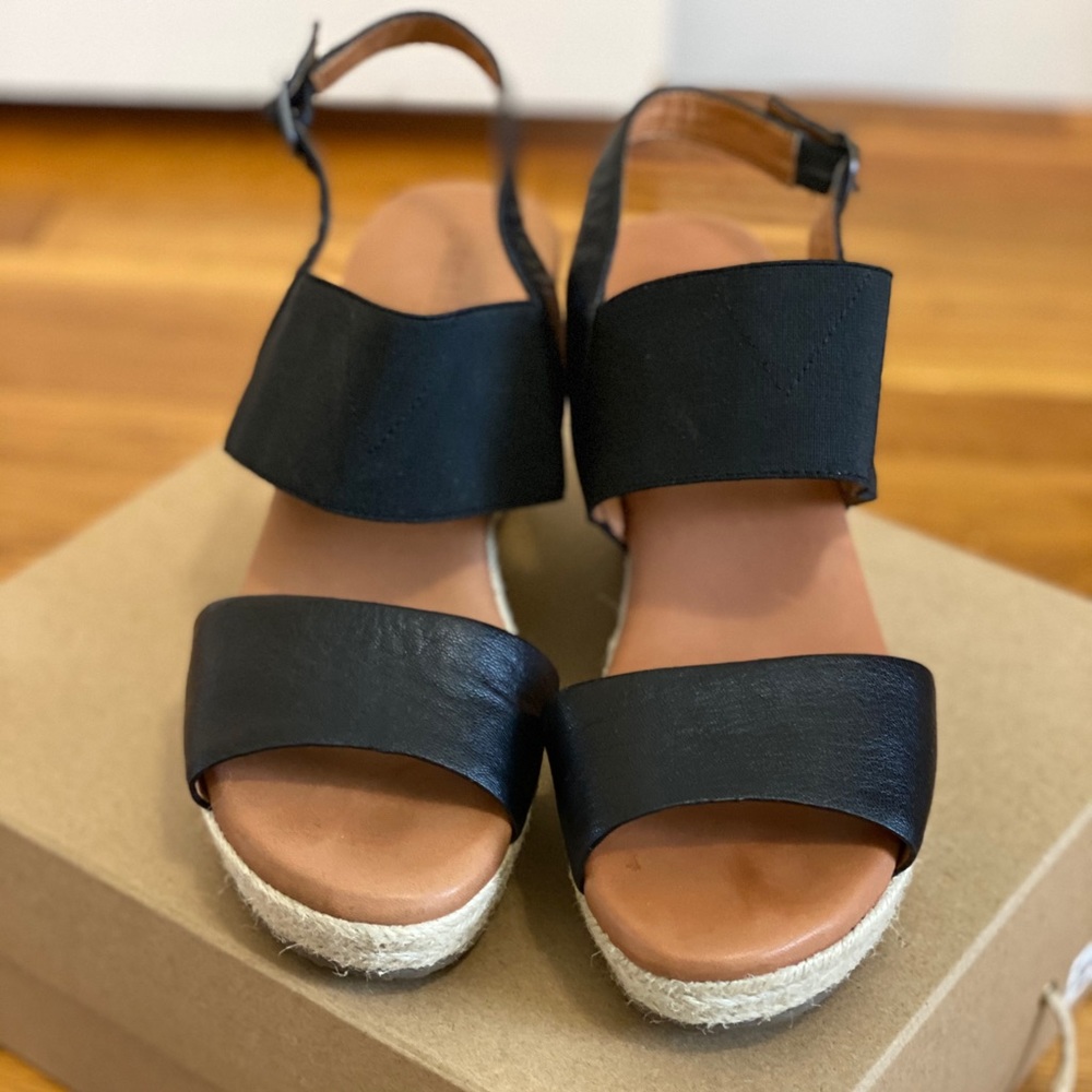 Gentile souls by Kenneth Cole Kara, size 8